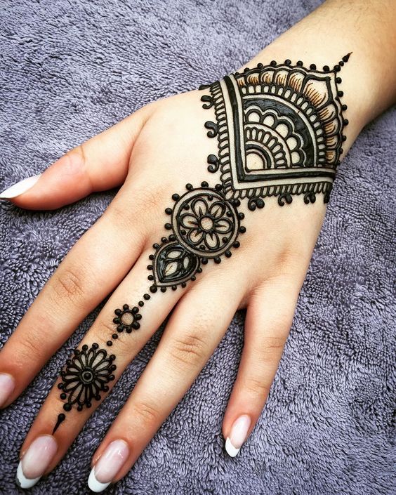 Mehandi Design 2017: Karwa Chauth Mehndi Designs and tips to Darken ...