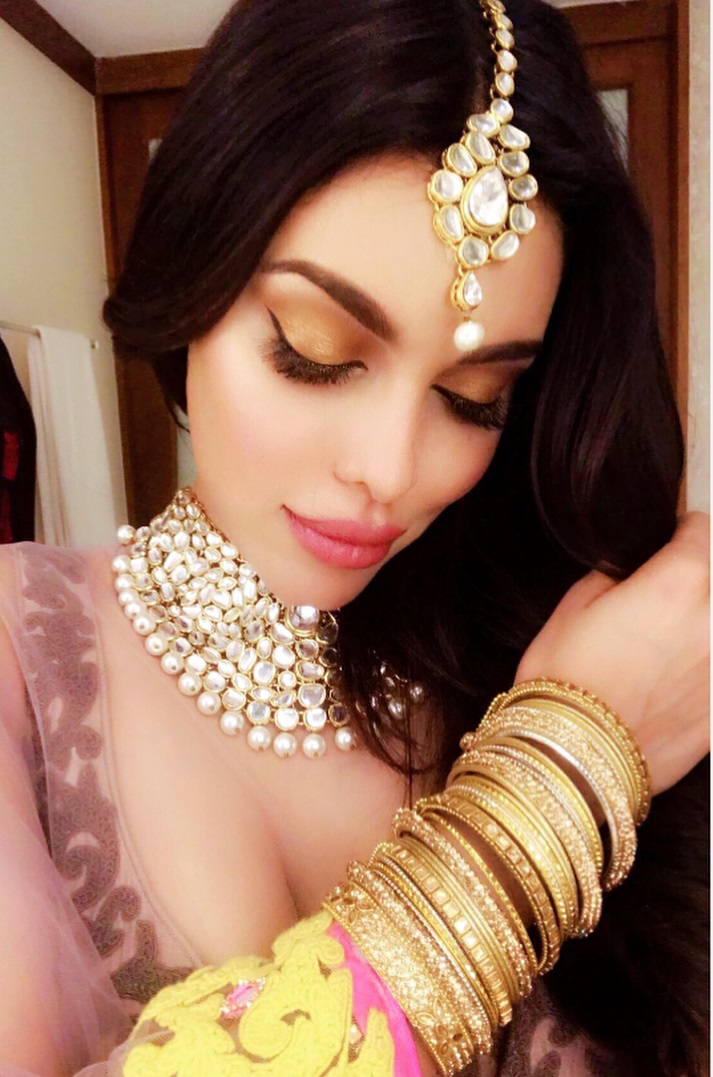 Gizele Thakral in saree