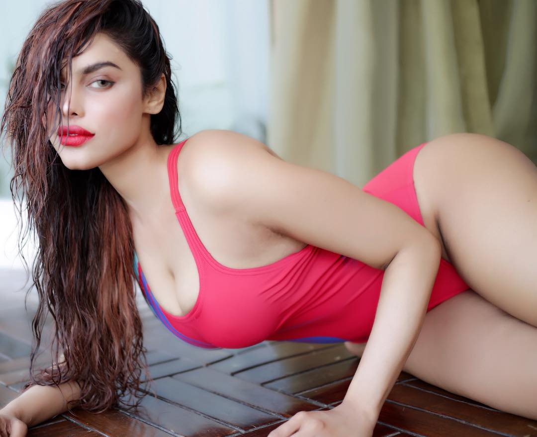 Gizele Thakral Photos 25 Hot Sexy Sizzling Bikini Photos Gizele