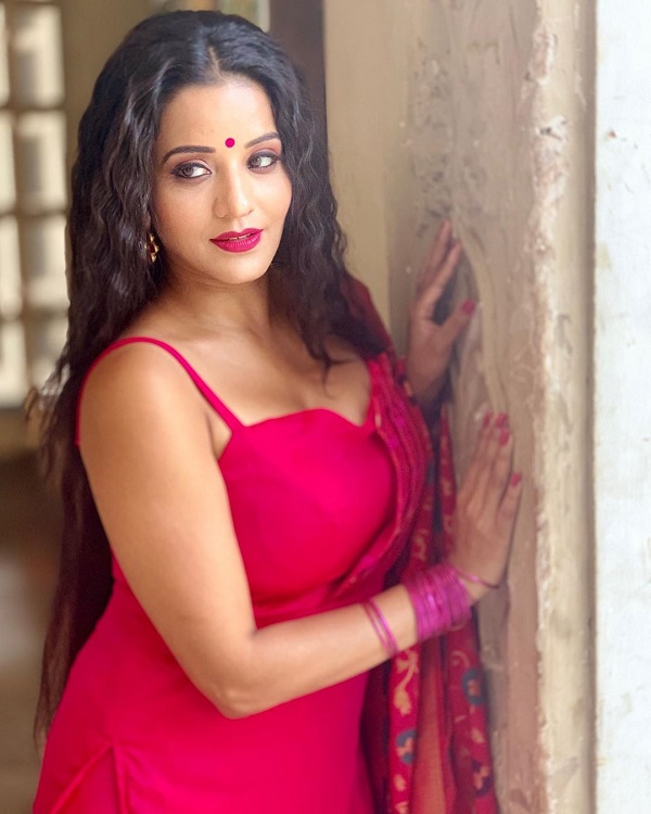 Bhojpuri Actress Monalisa pictures