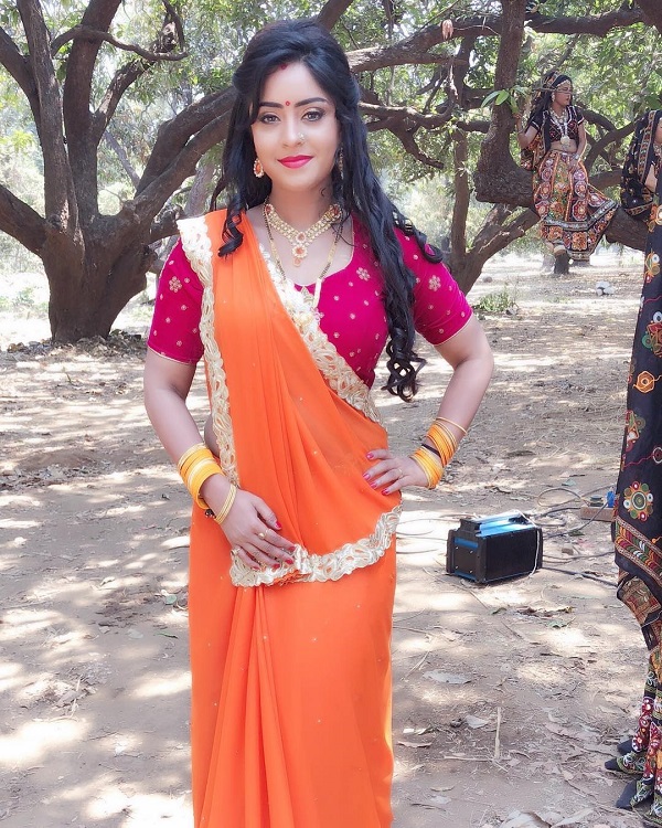 Bhojpuri Actress Shubhi Sharma photos