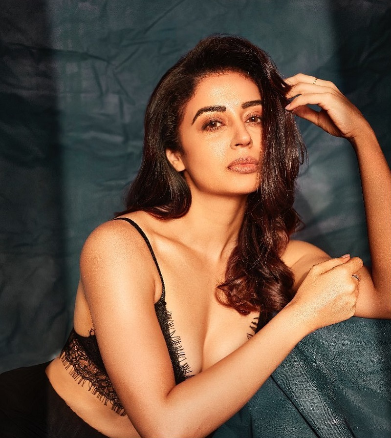 Neha Pendse Hot and Sexy Pictures